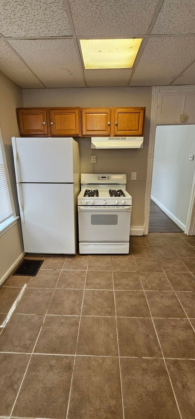 Building Photo - 1301 N Milton Ave