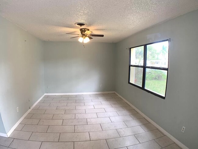 Building Photo - 1877 Baylor Ct