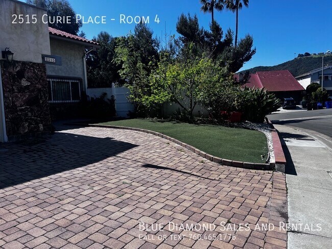 Building Photo - Private Partially Furnished Room in a Beau...