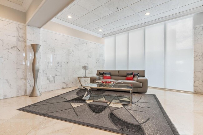 Building Photo - 5440 N Ocean Dr