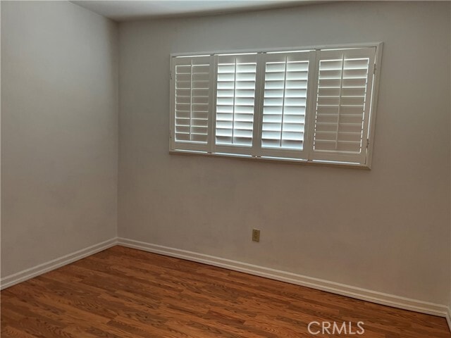 Building Photo - 235 Green Oaks Dr