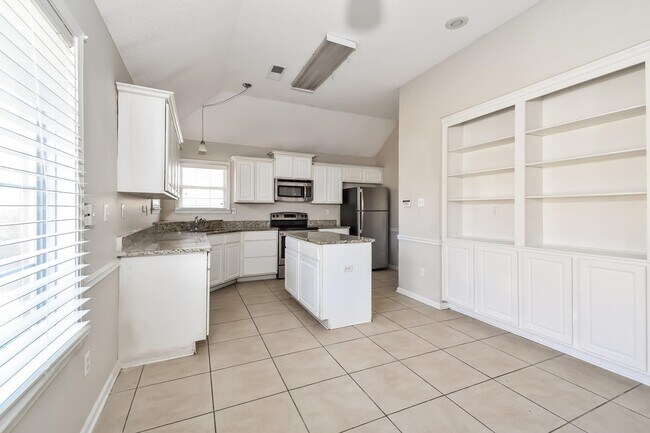 Building Photo - 9254 Tamhaven Dr