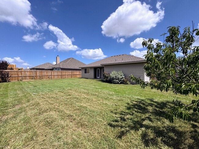 Building Photo - 7819 Woodbury Dr