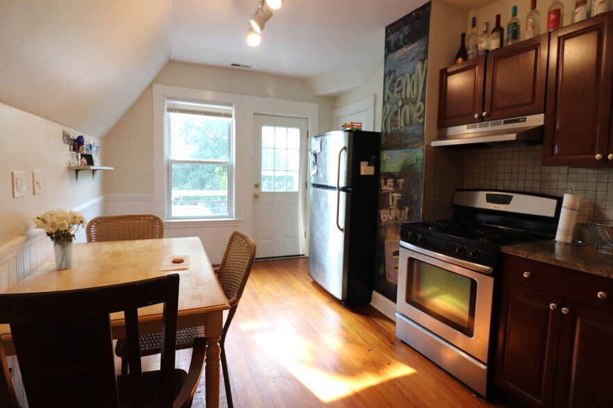 Primary Photo - 5A Kendall St