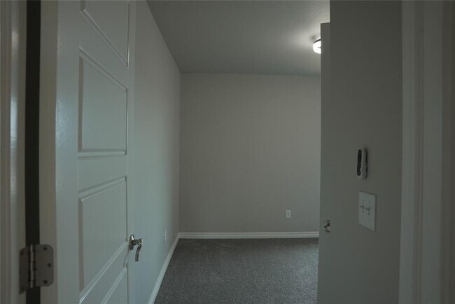 Building Photo - 5216 Bing Cir