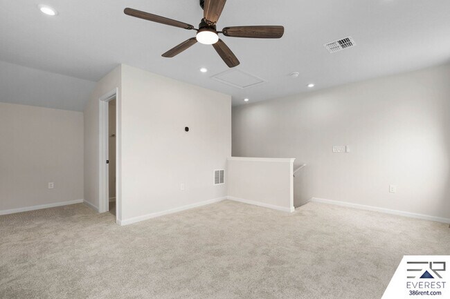 Building Photo - 249 Montgomery Ct