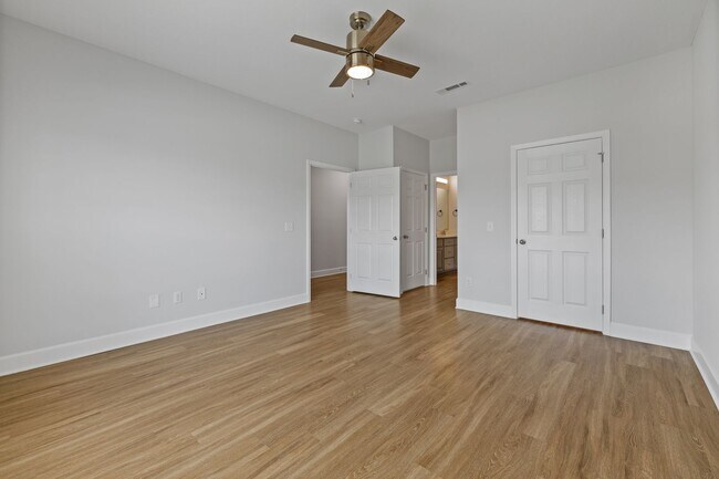 Building Photo - 170 Wingate Ave