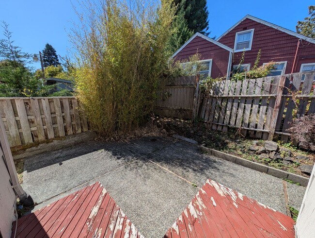 Building Photo - Well Kept Port Orchard Charmer with Stellar Seattle View, Available Now!