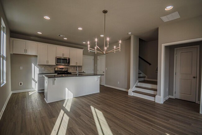Building Photo - 104 Black Gum