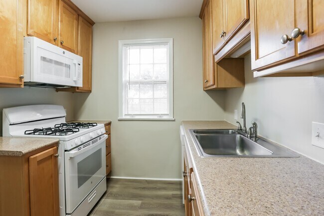 Building Photo - 174 W Lafayette Cir
