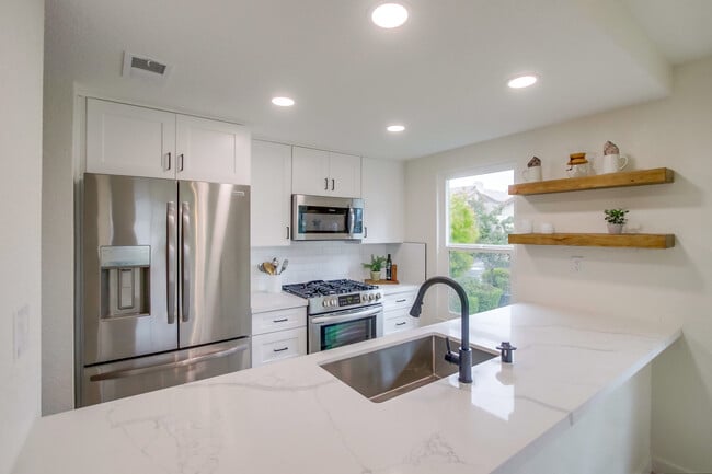 Building Photo - 1059 Arbor Ln