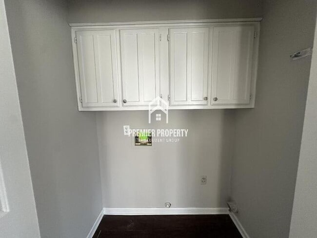 Building Photo - 7172 Ransdorp Dr