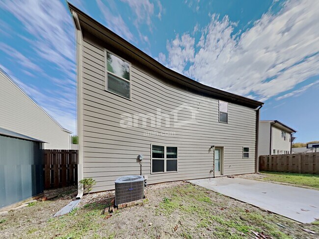 Building Photo - 2311 Foxy Dr