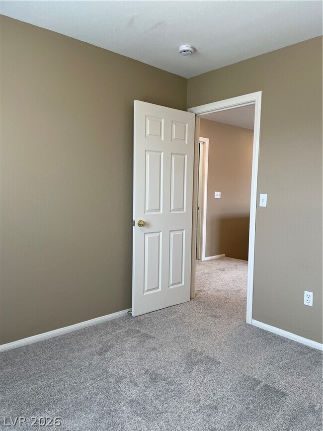 Building Photo - 3590 Laguna Veneta Ave