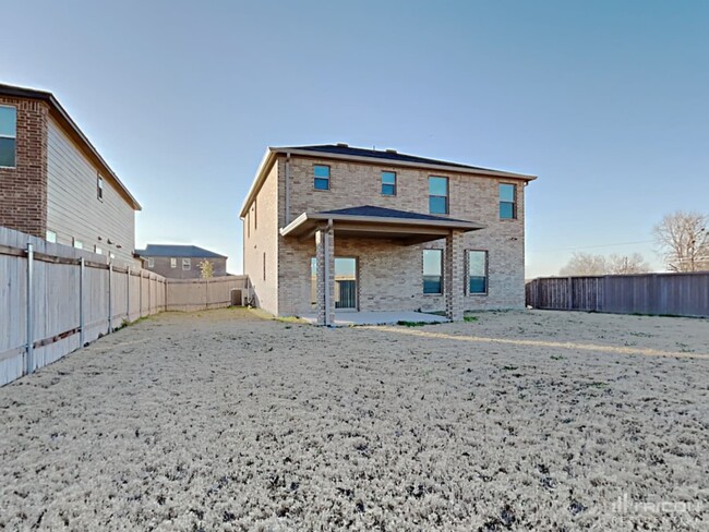 Building Photo - 119 Gustaf Trl
