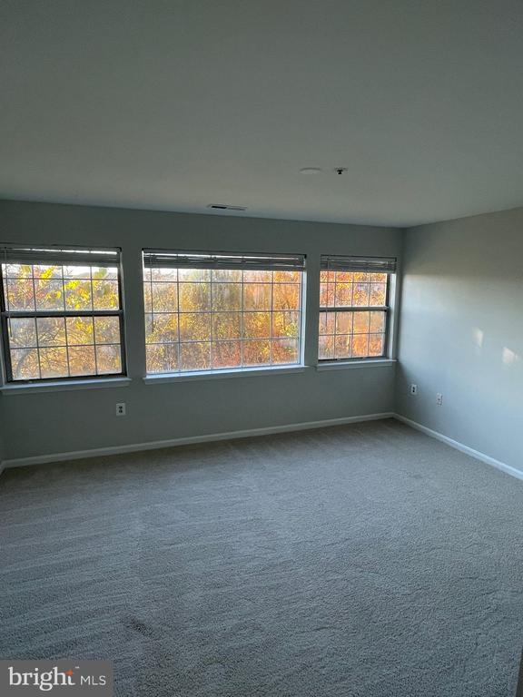 Building Photo - 8375 Montgomery Run Rd