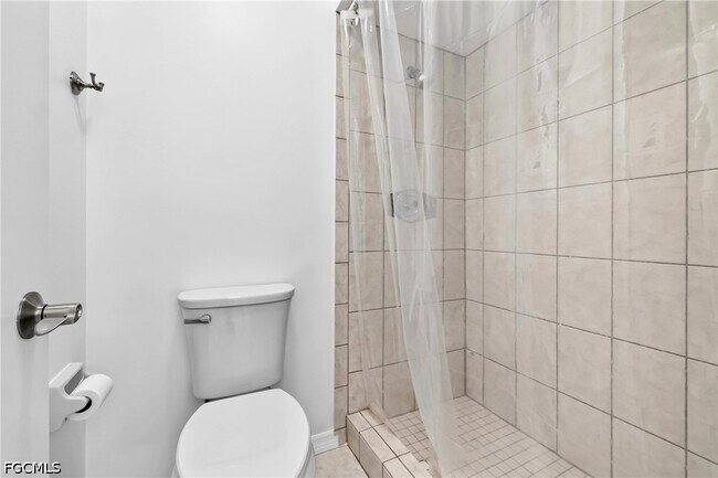 Building Photo - 4708 SW 8th Pl
