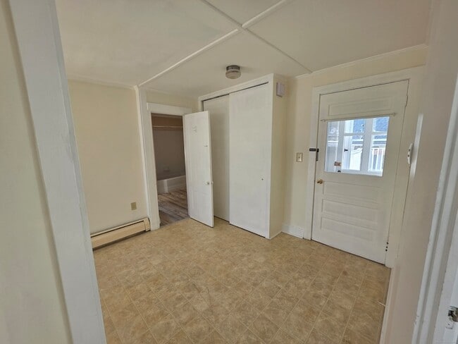 Building Photo - 110 Main St