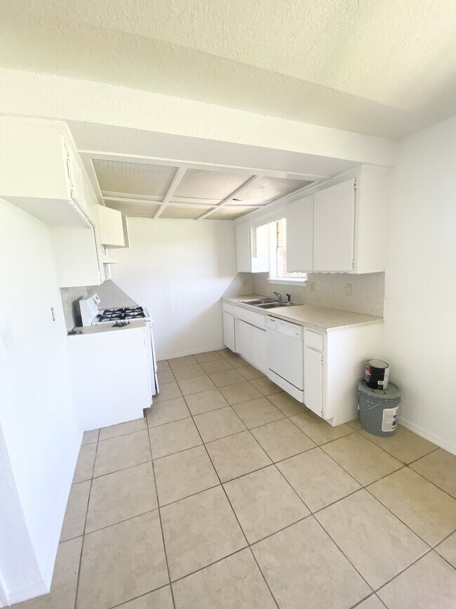 Building Photo - 1821 Mark Trail