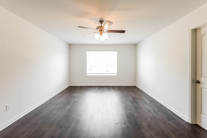 Building Photo - 5615 Timber Leaf Lp