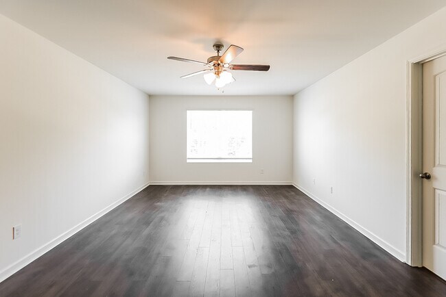 Building Photo - 5757 Timber Leaf Lp