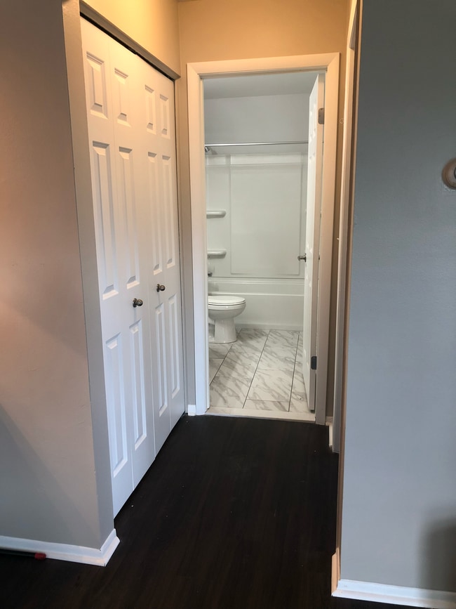 Building Photo - 2508 Inglis St