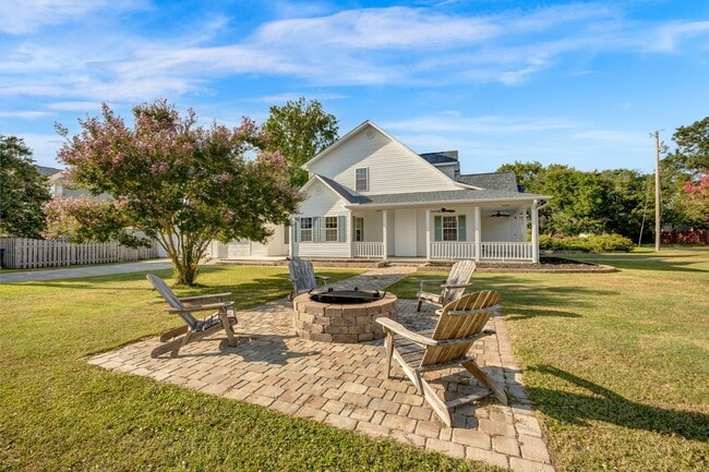 Building Photo - 101 Sixth St N