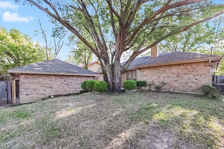 Building Photo - 5609 Winding Woods Trail