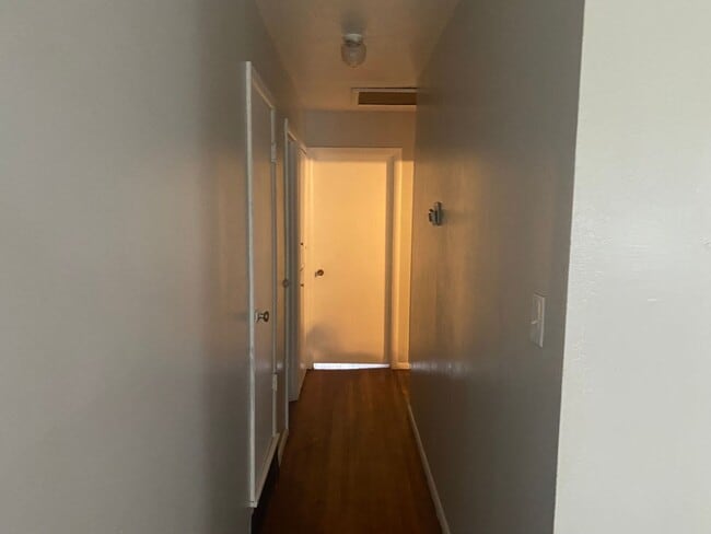 Building Photo - 600 SE Greystone Ave