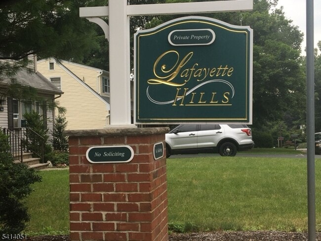 Building Photo - 18 Ashley Ct