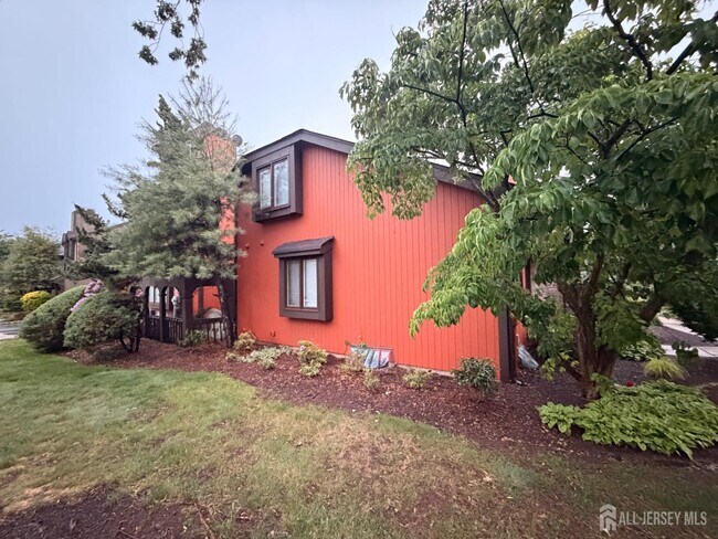 Building Photo - 100 Riverbend Dr