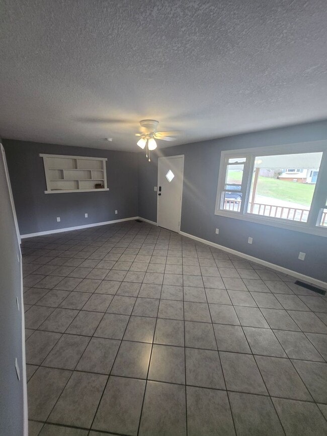 Building Photo - Newly Remodeled 3 Bedroom Home in Mosheim, TN – Move-In Ready!