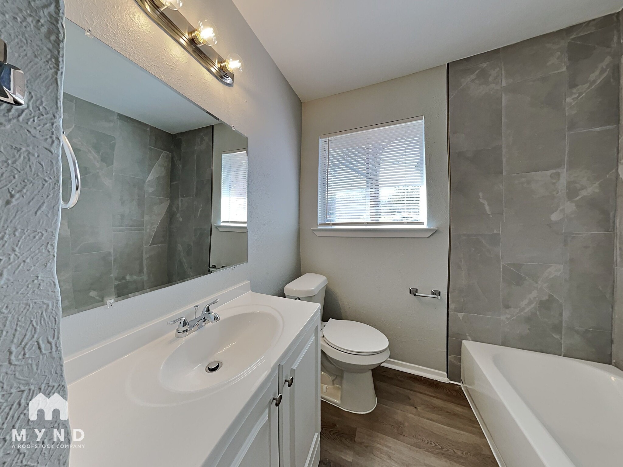 Building Photo - 4245 Larson Ln