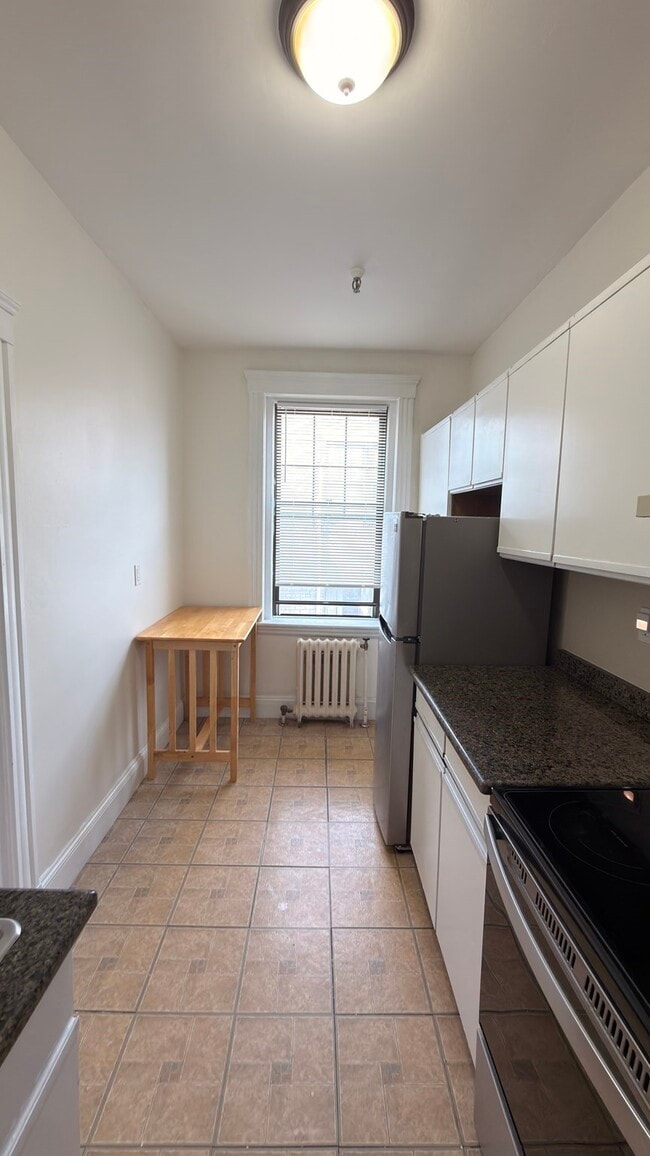 Building Photo - 374 Chestnut Hill Ave