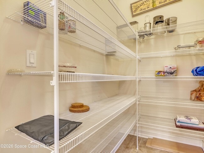 Building Photo - 118 Mediterranean Way