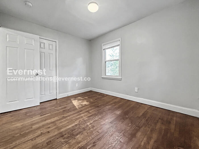 Building Photo - 942 Fairburn Rd NW