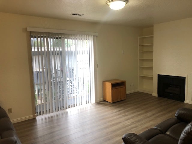 Building Photo - 80 W 880 N