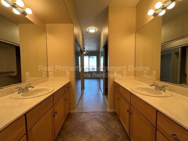Building Photo - 425 W Rio Salado Pkwy