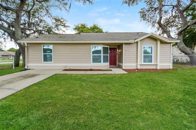 Primary Photo - 2714 Waco Dr E