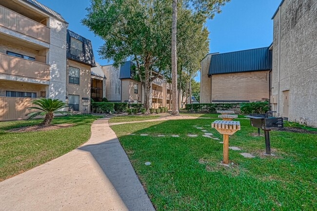 Building Photo - 8433 Hearth Dr