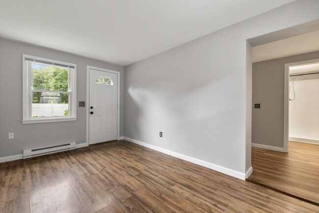 Building Photo - 55 River Ln