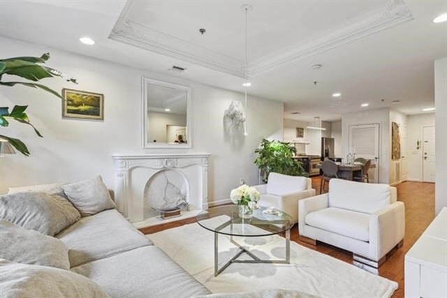 Primary Photo - 135 38th St