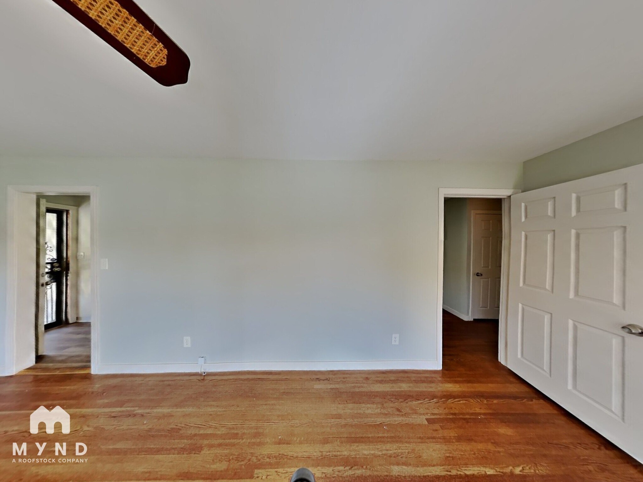 Building Photo - 877 Twin Lake Dr NE