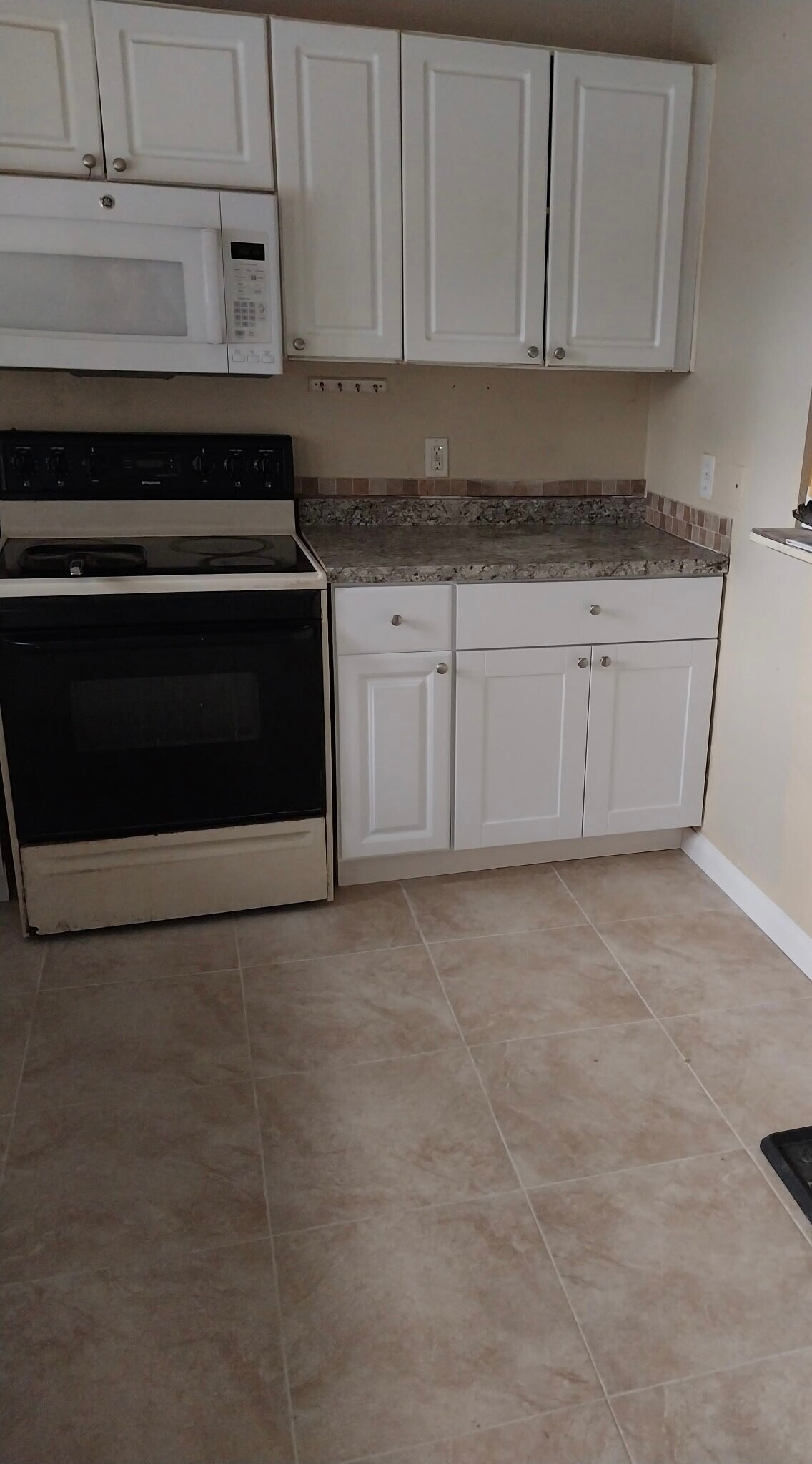 Building Photo - 8511 Blue Ridge Dr