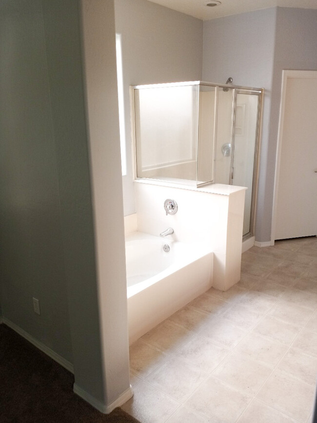 Building Photo - 4Bed/2.5Bath House in Maricopa! JOIN THE W...
