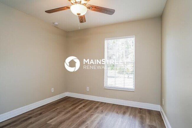 Building Photo - 3 Bedroom Pet-Friendly Home in Lehigh Acre...