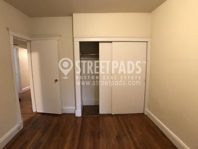 Building Photo - 2 bedroom in Boston MA 02135