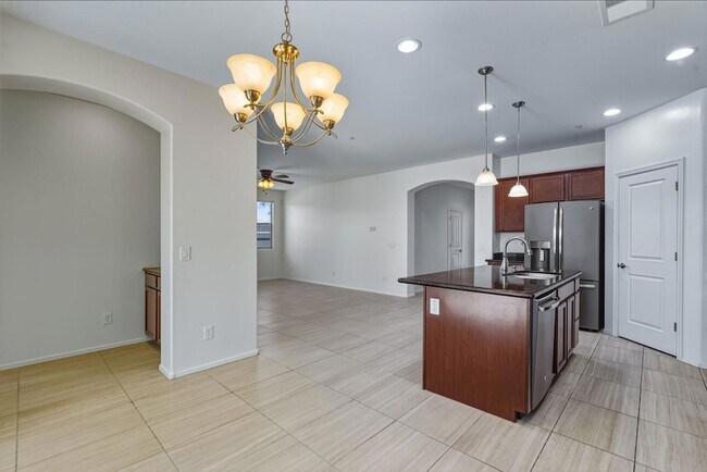 Building Photo - 9233 W Dreyfus Dr