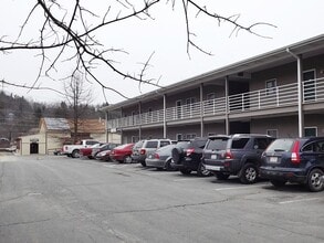 Building Photo - 164 Boone Creek Dr