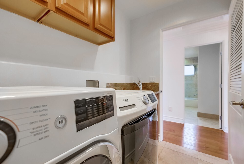 Building Photo - 1902 Marshallfield Ln